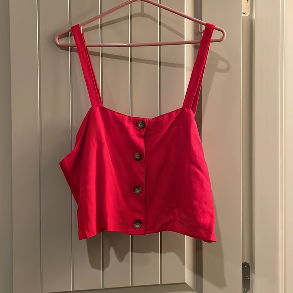 Red Cropped Tank Top - Picture 2 of 5